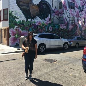 Meet your Posher, Laura